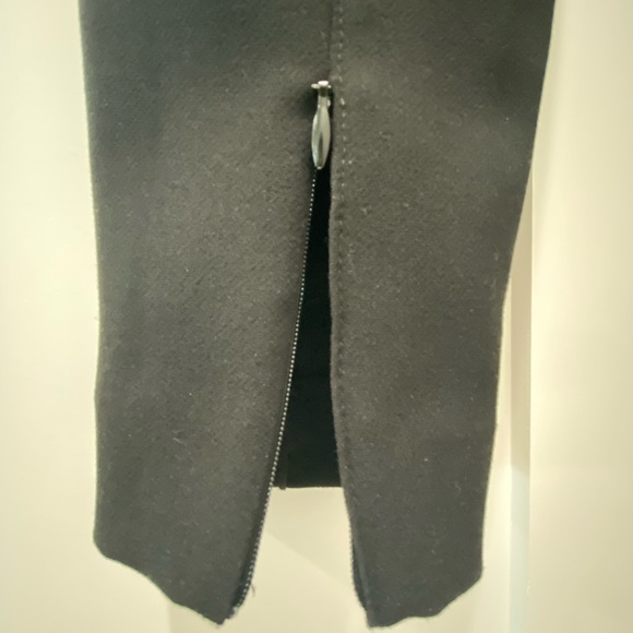 Like new St. John skinny trousers size 2 - Picture 3 of 5